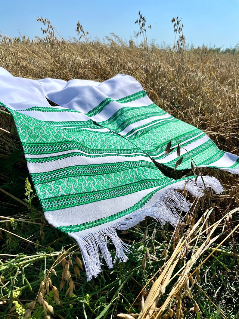 Green embroidered wedding towel, Ukraine rushnyk, Ukrainian table runner, Made in Ukraine, Orthodox wedding towel, Ukrainian souvenir
