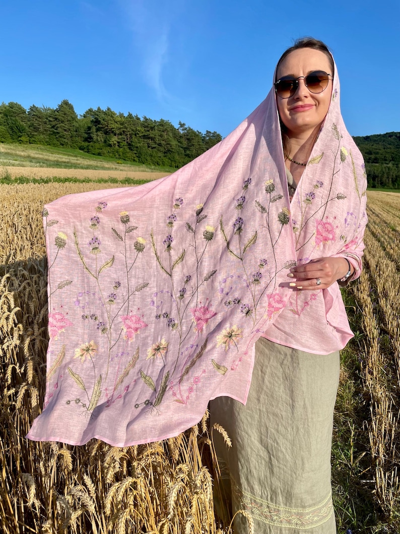 Embroidered Linen Scarf – Dusty Pink Floral Meadow