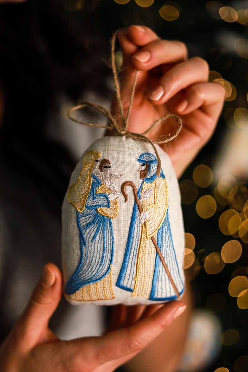 Embroidered linen nativity ornament, Eco-friendly Christmas décor, Handmade Holy Family ornament, Religious Christmas ornament, XMAS gifts